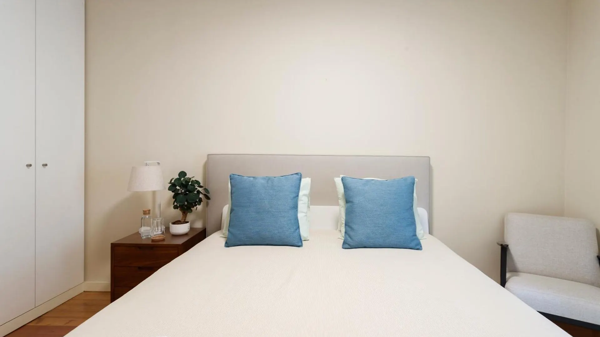 Homestay Shared Accommodation In Bairro Alto - Chiado Lisbon