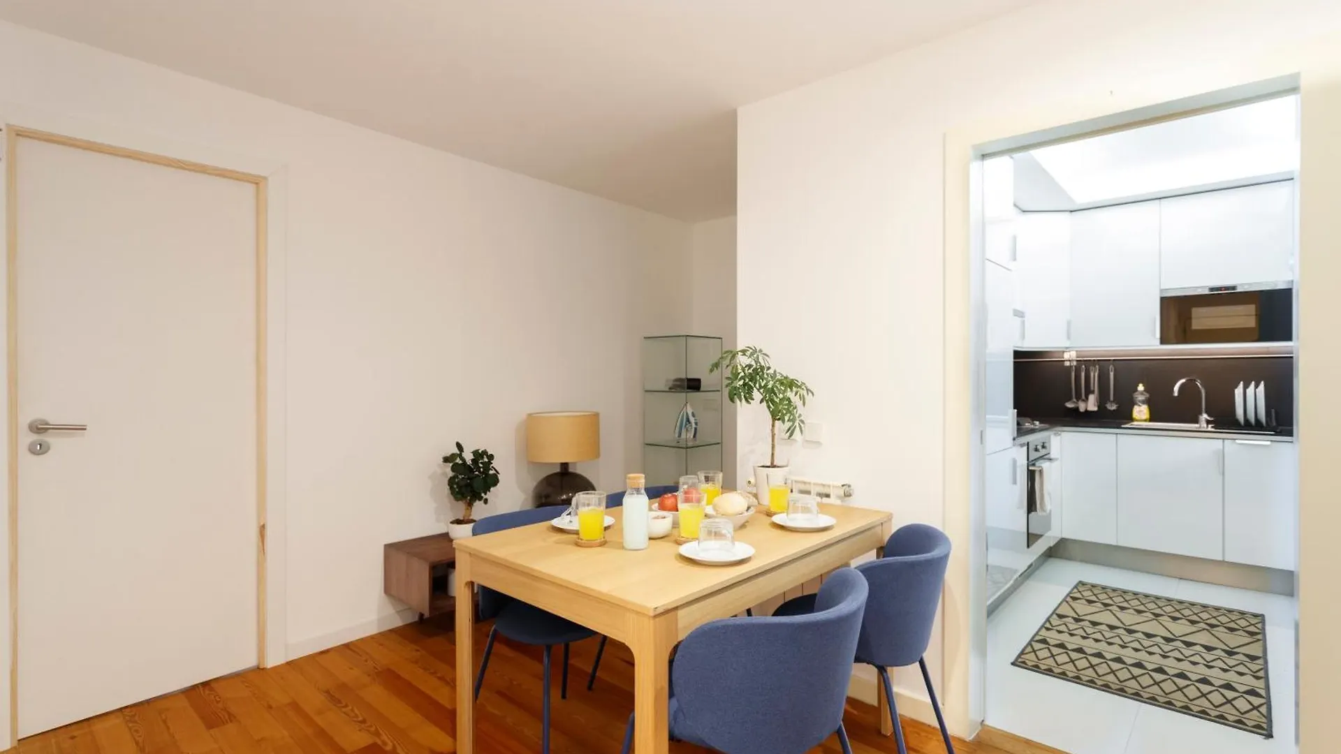 Shared Accommodation In Bairro Alto - Chiado Lisbon Homestay