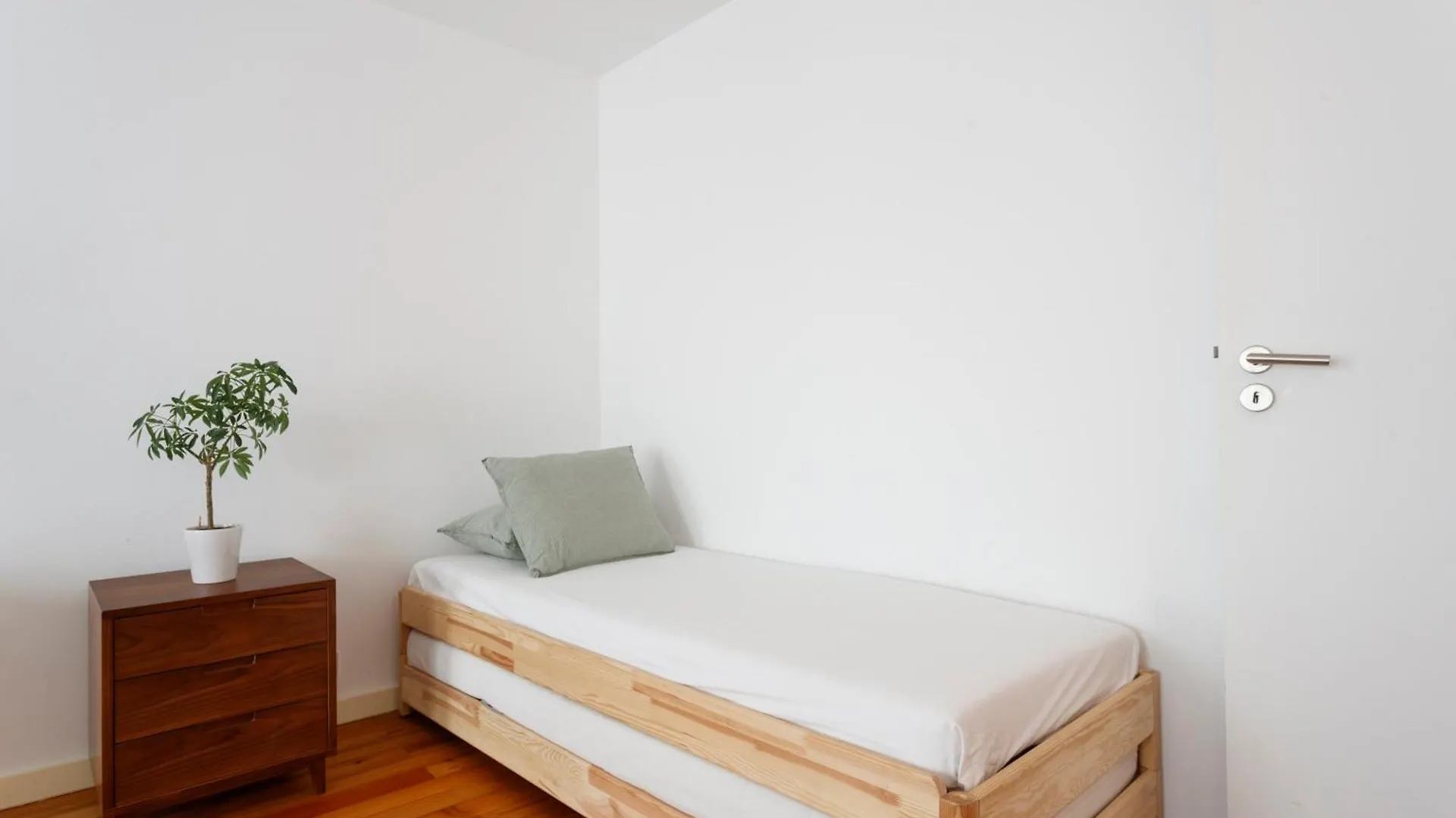 Shared Accommodation In Bairro Alto - Chiado Lisboa